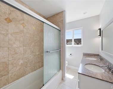 6052 Marshall - Photo Thumbnail 17