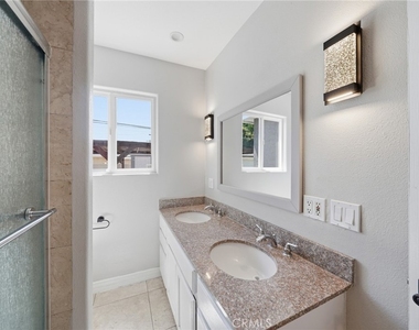 6052 Marshall - Photo Thumbnail 16
