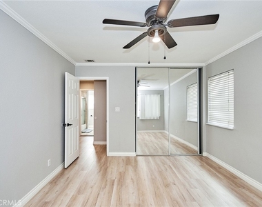 6052 Marshall - Photo Thumbnail 1