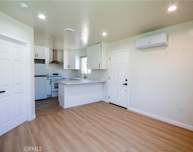 2508 W Picadilly Way - Photo Thumbnail 2