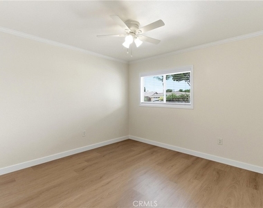 7082 Heil Ave - Photo Thumbnail 11