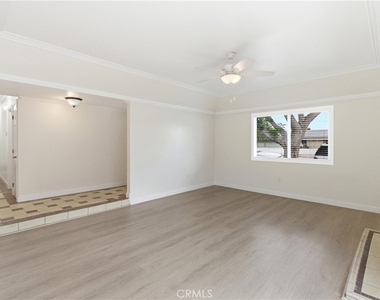 7082 Heil Ave - Photo Thumbnail 9