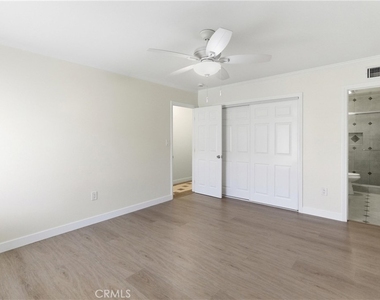 7082 Heil Ave - Photo Thumbnail 15
