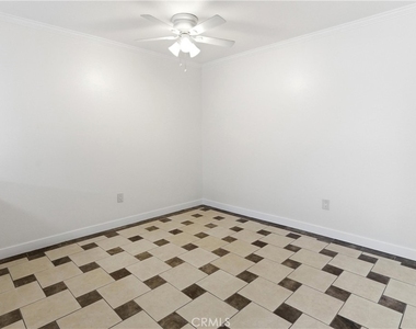 7082 Heil Ave - Photo Thumbnail 5