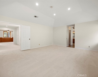 4015 San Antonio - Photo Thumbnail 25