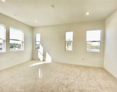 1110 S Urbana Street - Photo Thumbnail 25