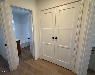 1424 E Wilson Avenue - Photo Thumbnail 6