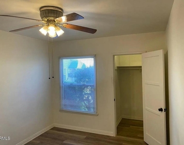 1424 E Wilson Avenue - Photo Thumbnail 11