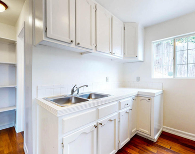 2850 Chadwick Circle - Photo Thumbnail 12