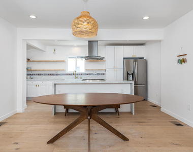 180 W Harriet Street - Photo Thumbnail 5