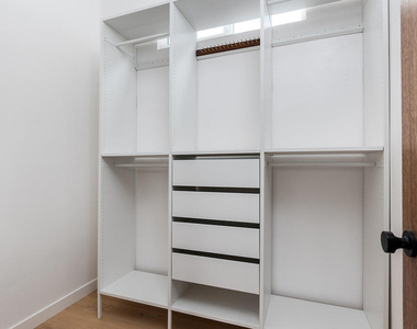 180 W Harriet Street - Photo Thumbnail 14