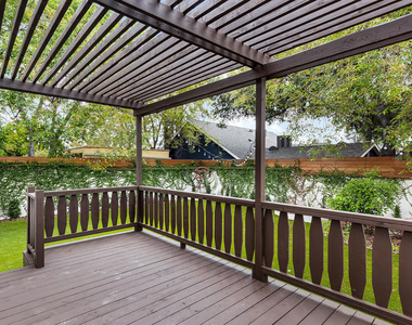 180 W Harriet Street - Photo Thumbnail 15