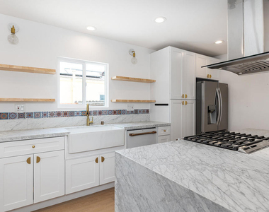180 W Harriet Street - Photo Thumbnail 6