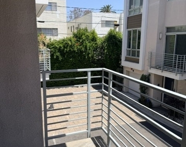 1400 N Fuller - Photo Thumbnail 20