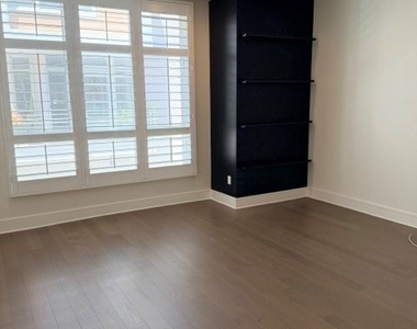 1400 N Fuller - Photo Thumbnail 23