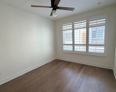 1400 N Fuller - Photo Thumbnail 9