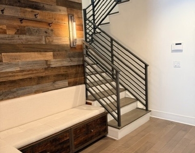 1400 N Fuller - Photo Thumbnail 3