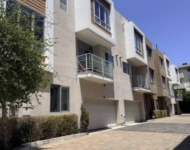 1400 N Fuller - Photo Thumbnail 39