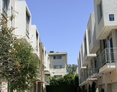 1400 N Fuller - Photo Thumbnail 1