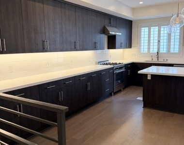 1400 N Fuller - Photo Thumbnail 19