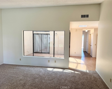 8933 Modesto Circle - Photo Thumbnail 4
