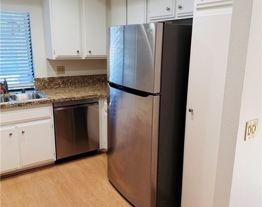 8933 Modesto Circle - Photo Thumbnail 9