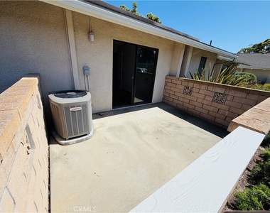 8933 Modesto Circle - Photo Thumbnail 21