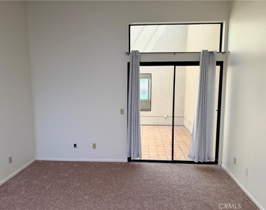 8933 Modesto Circle - Photo Thumbnail 12