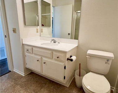 8933 Modesto Circle - Photo Thumbnail 18
