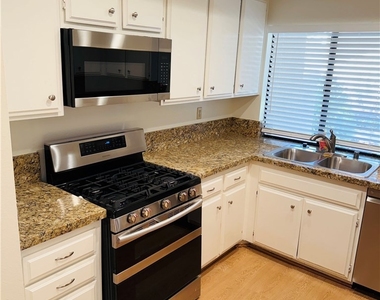 8933 Modesto Circle - Photo Thumbnail 8