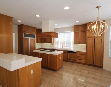 2162 Ventia - Photo Thumbnail 13