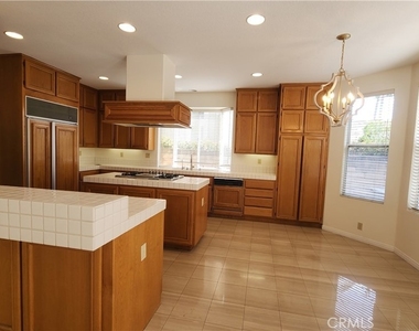 2162 Ventia - Photo Thumbnail 15