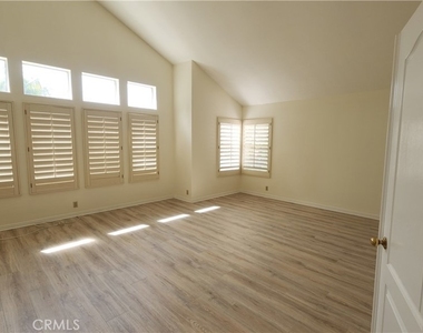 2162 Ventia - Photo Thumbnail 30