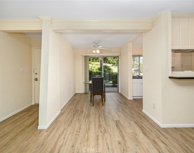 23732 Hillhurst - Photo Thumbnail 5