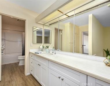 23732 Hillhurst - Photo Thumbnail 9