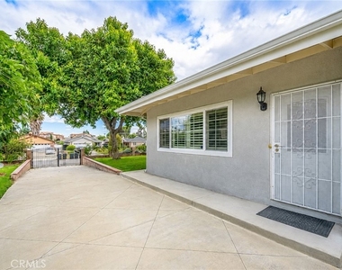 4361 Los Serranos - Photo Thumbnail 15