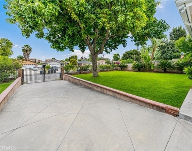 4361 Los Serranos - Photo Thumbnail 16