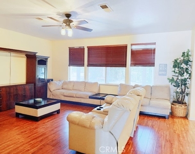 12647 Burbank Rd - Photo Thumbnail 3
