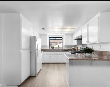 321 N Lincoln - Photo Thumbnail 4