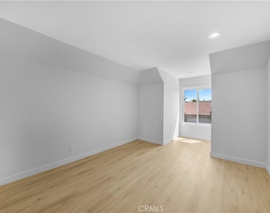 6082 Eaglecrest Drive - Photo Thumbnail 15