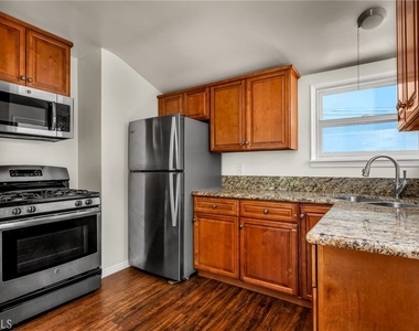 544 Glenneyre - Photo Thumbnail 8