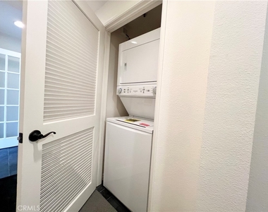 6020 Seabluff Drive - Photo Thumbnail 9