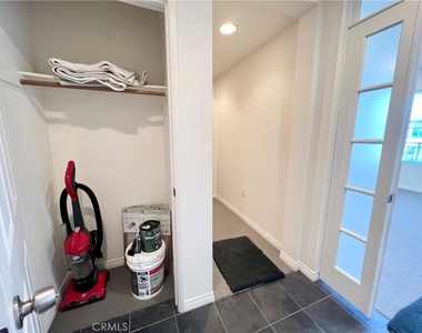 6020 Seabluff Drive - Photo Thumbnail 2