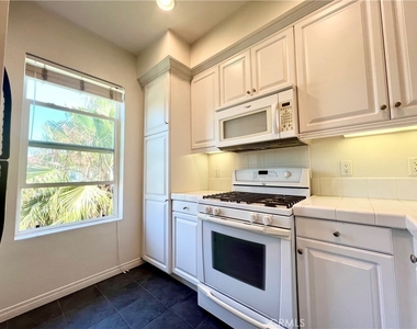6020 Seabluff Drive - Photo Thumbnail 14