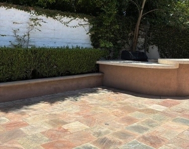 32 Gleneagles Drive - Photo Thumbnail 7