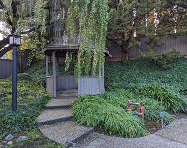 6525 Idlewild Court - Photo Thumbnail 20
