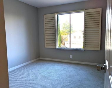 6525 Idlewild Court - Photo Thumbnail 15