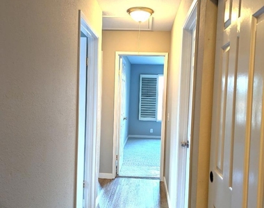 6525 Idlewild Court - Photo Thumbnail 11