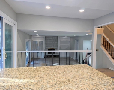 6525 Idlewild Court - Photo Thumbnail 5