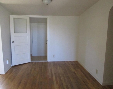 8495 Murray Avenue - Photo Thumbnail 18